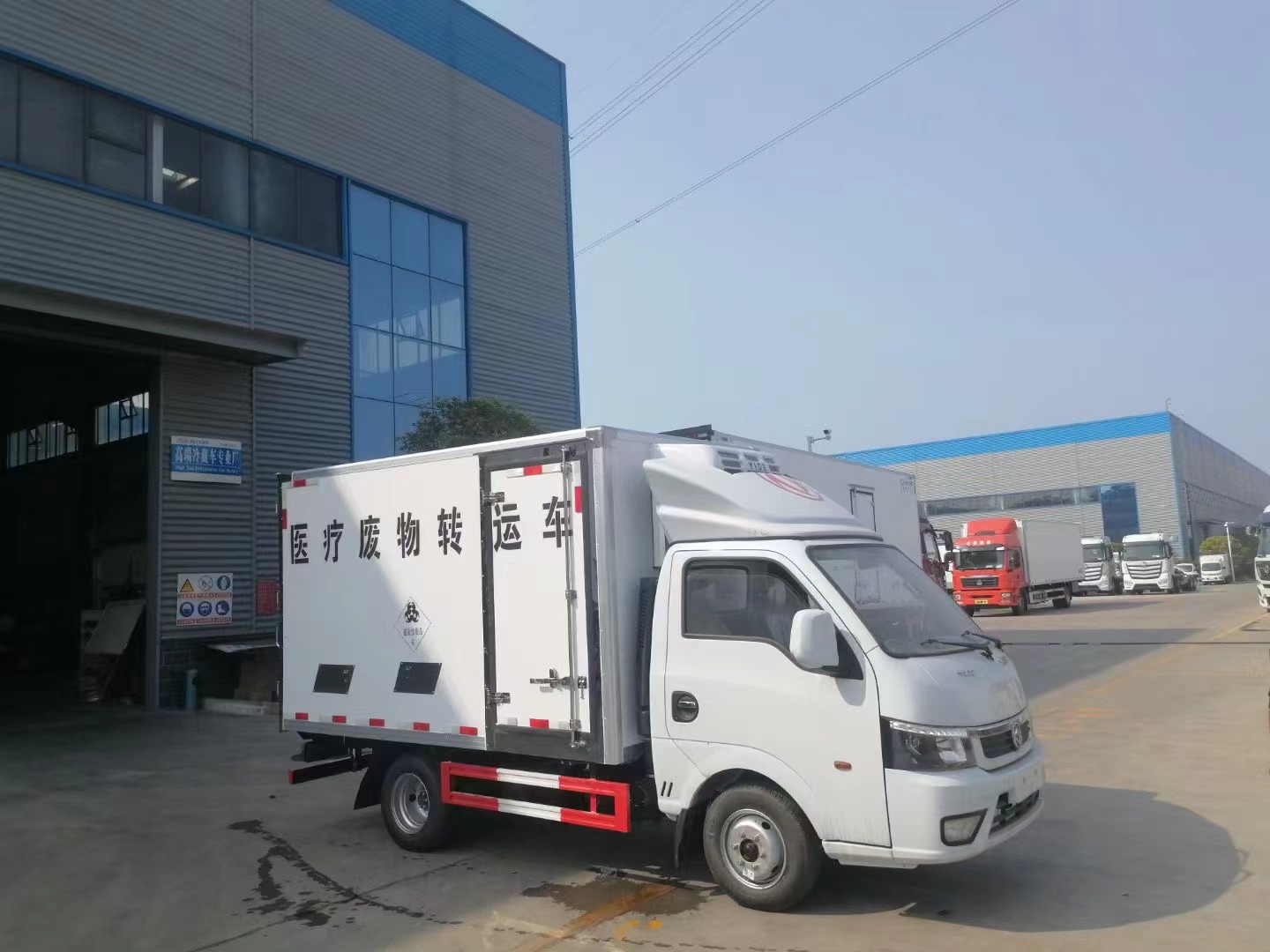 東風(fēng)途逸藍牌醫(yī)療廢物轉(zhuǎn)運車