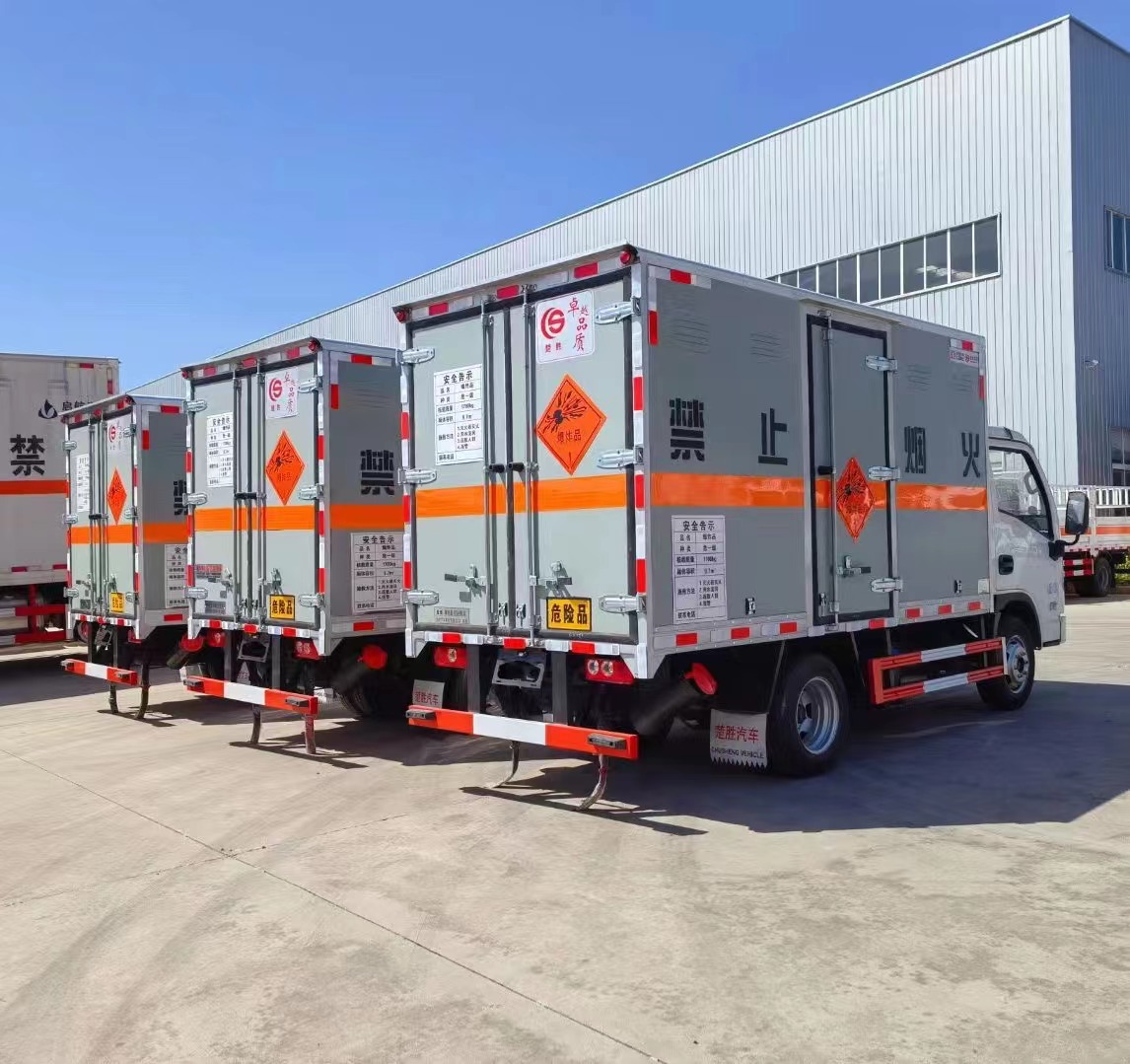 躍進福運爆破器材運輸車