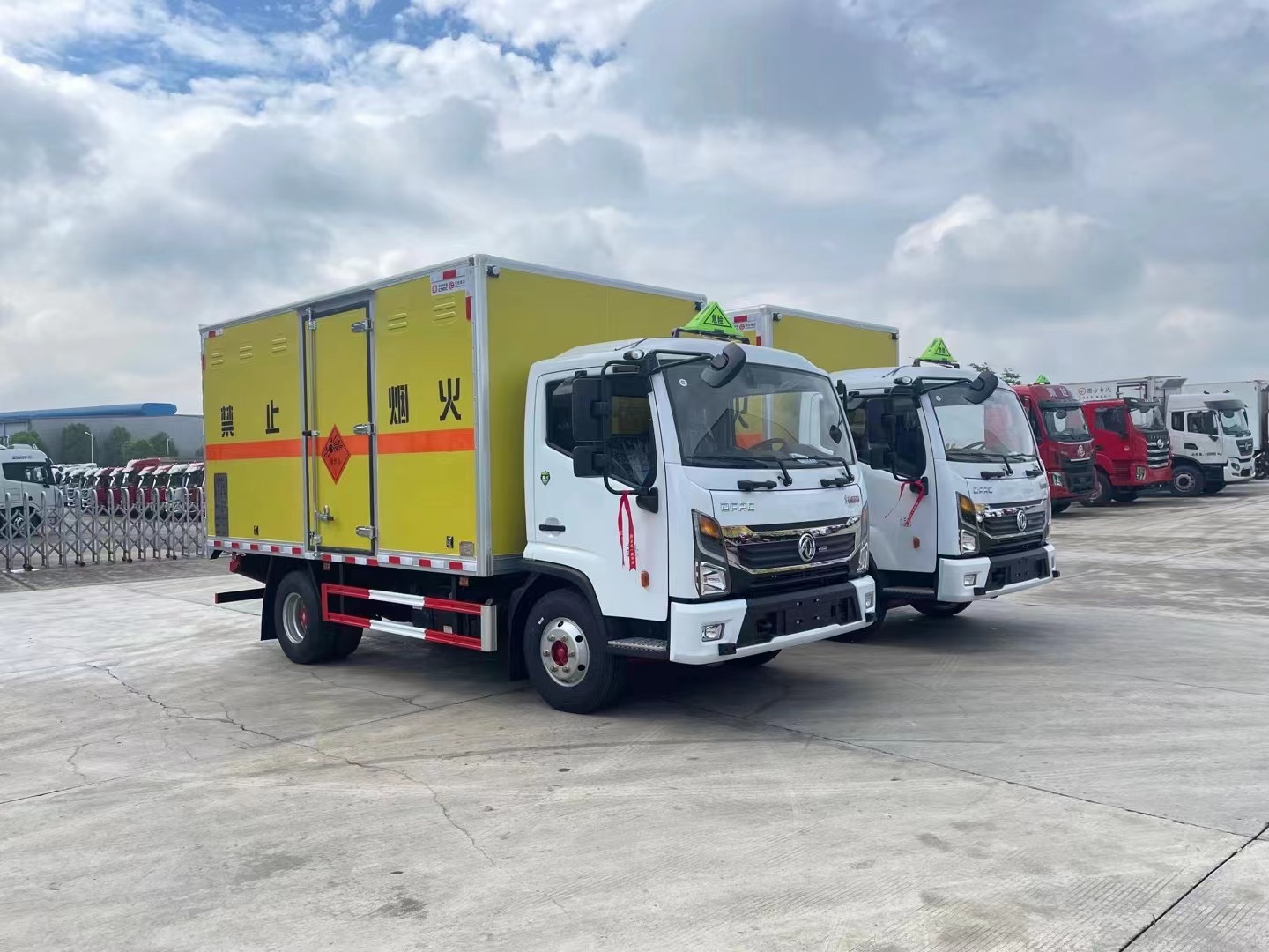 東風凱普特4.3米5噸爆破器材運輸車