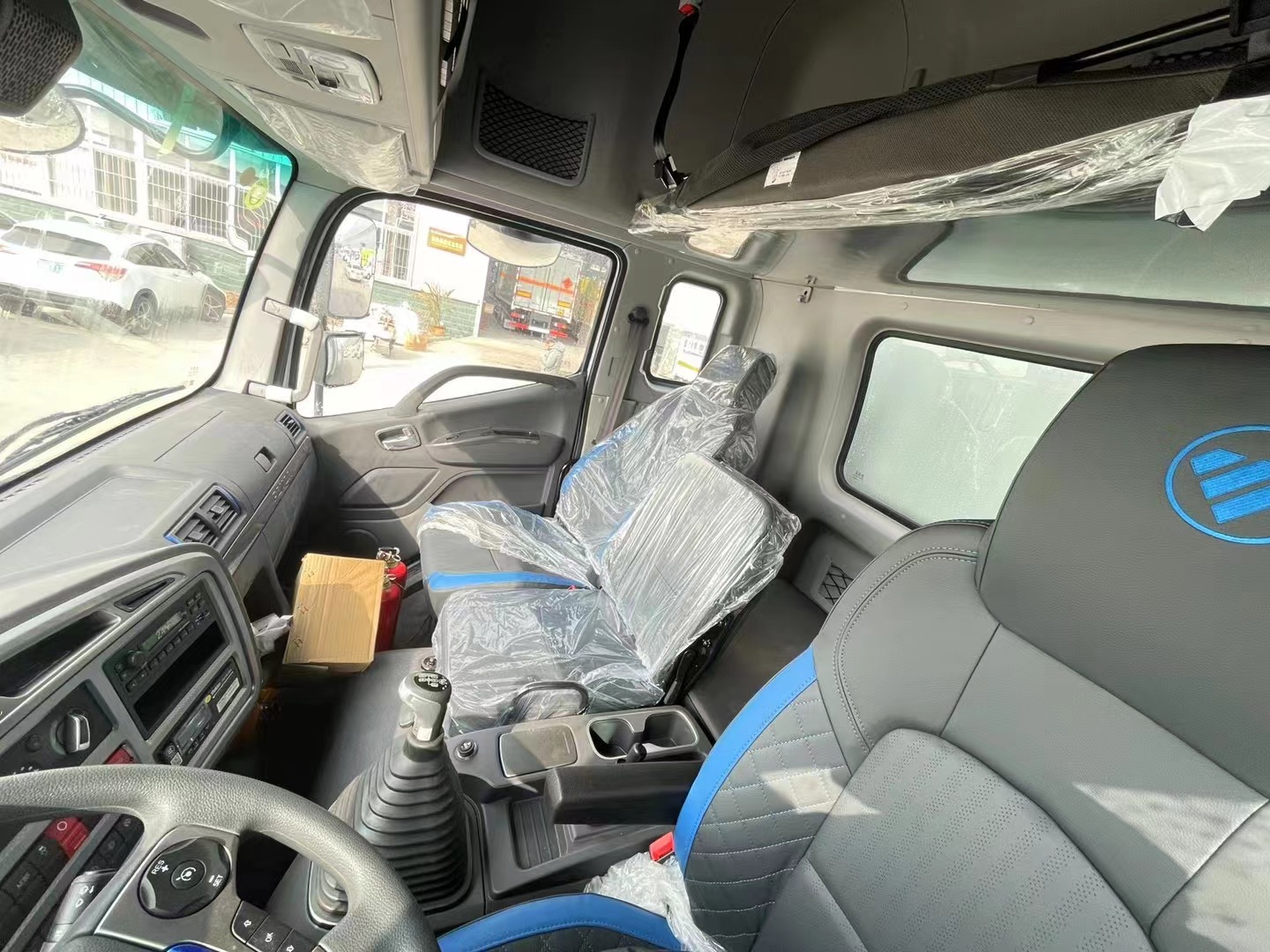 福田歐航10噸炸藥車高頂雙臥爆破車/