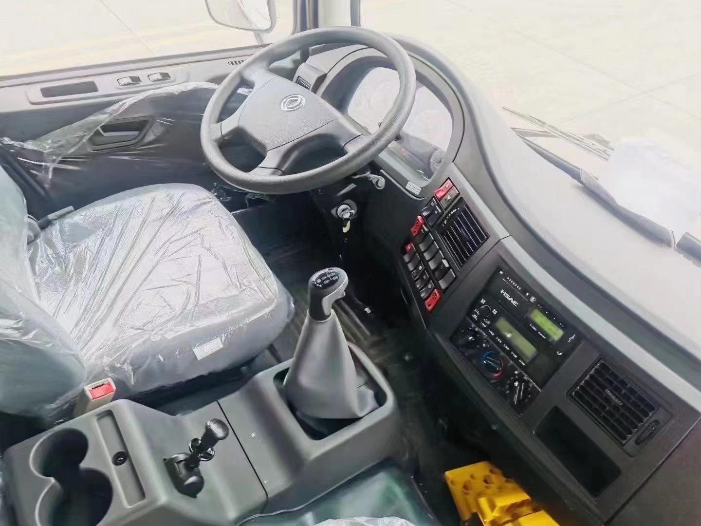 東風(fēng)多利卡10噸炸藥車