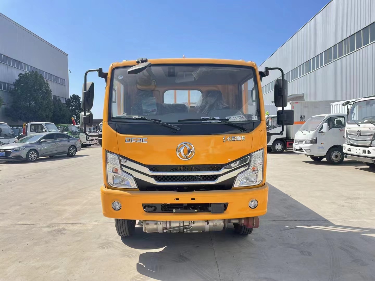 東風多利卡4噸氣瓶運輸車玉柴發動機