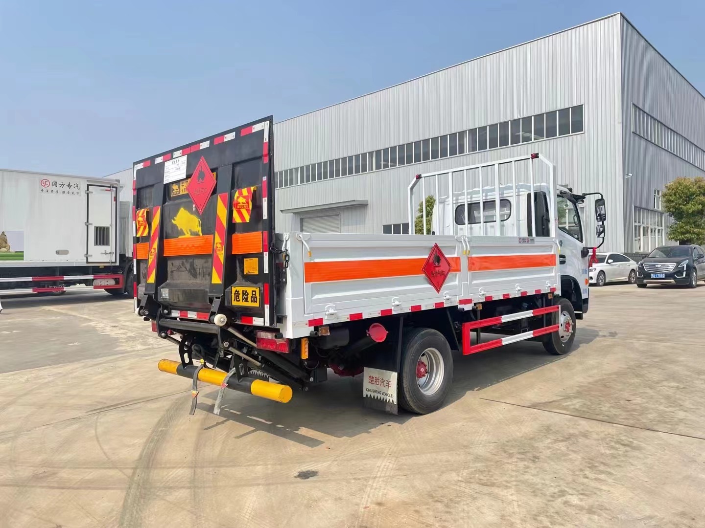 東風(fēng)4.3米氣瓶運(yùn)輸車(chē)/黃牌5噸