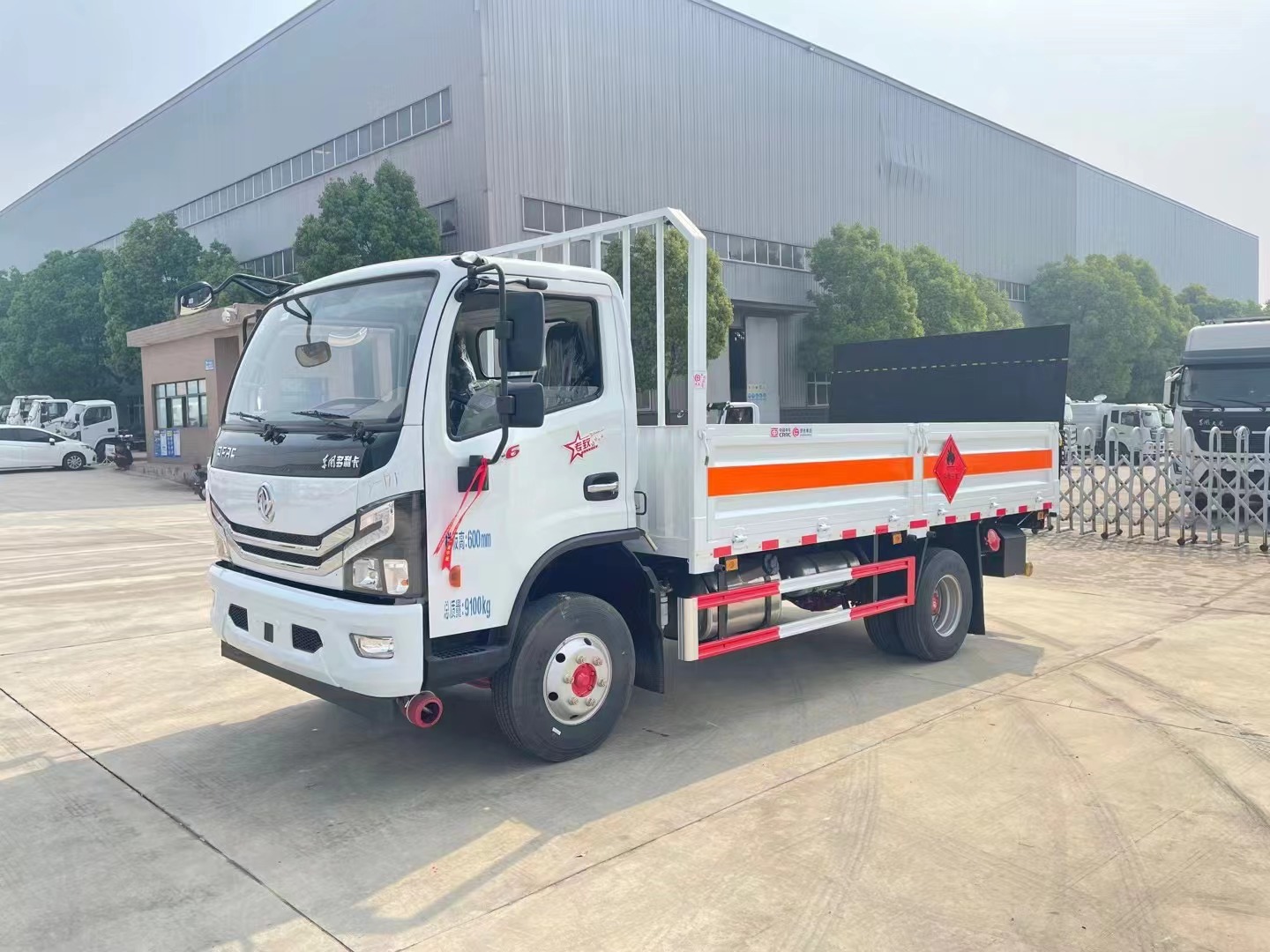 東風(fēng)4.3米氣瓶運(yùn)輸車(chē)/黃牌5噸