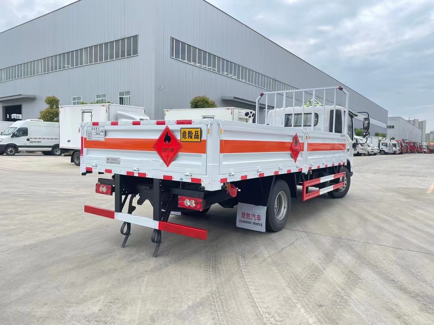 福田奧鈴4.8米氣瓶運(yùn)輸車/黃牌5噸