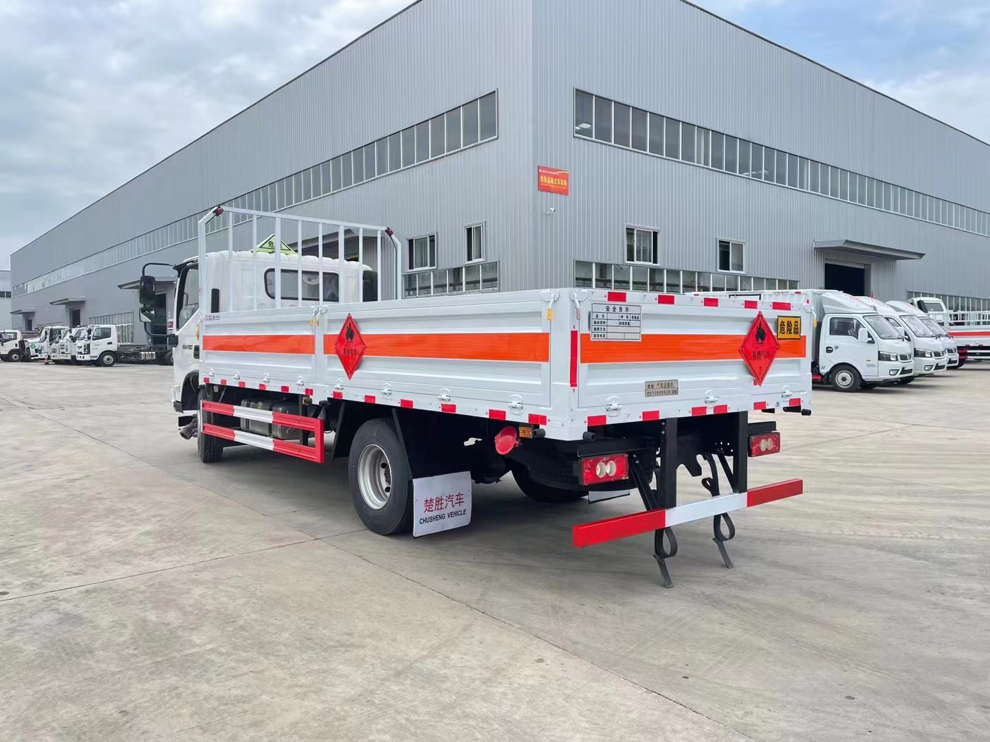 福田奧鈴4.8米氣瓶運(yùn)輸車/黃牌5噸