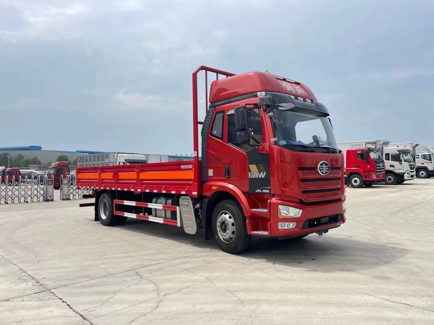 解放J6L（6.6米）氣瓶運輸車