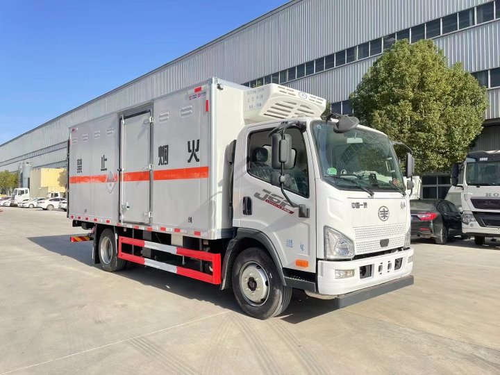 解放5.15米廢機油專用車